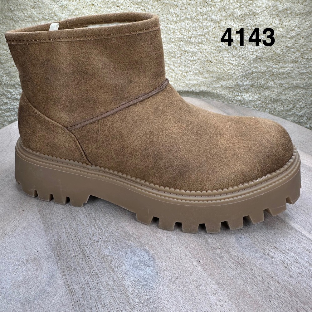 DV Dolce Vita Lonny Platform Lug Sole Ankle Boots Womens 8.5 Cozy